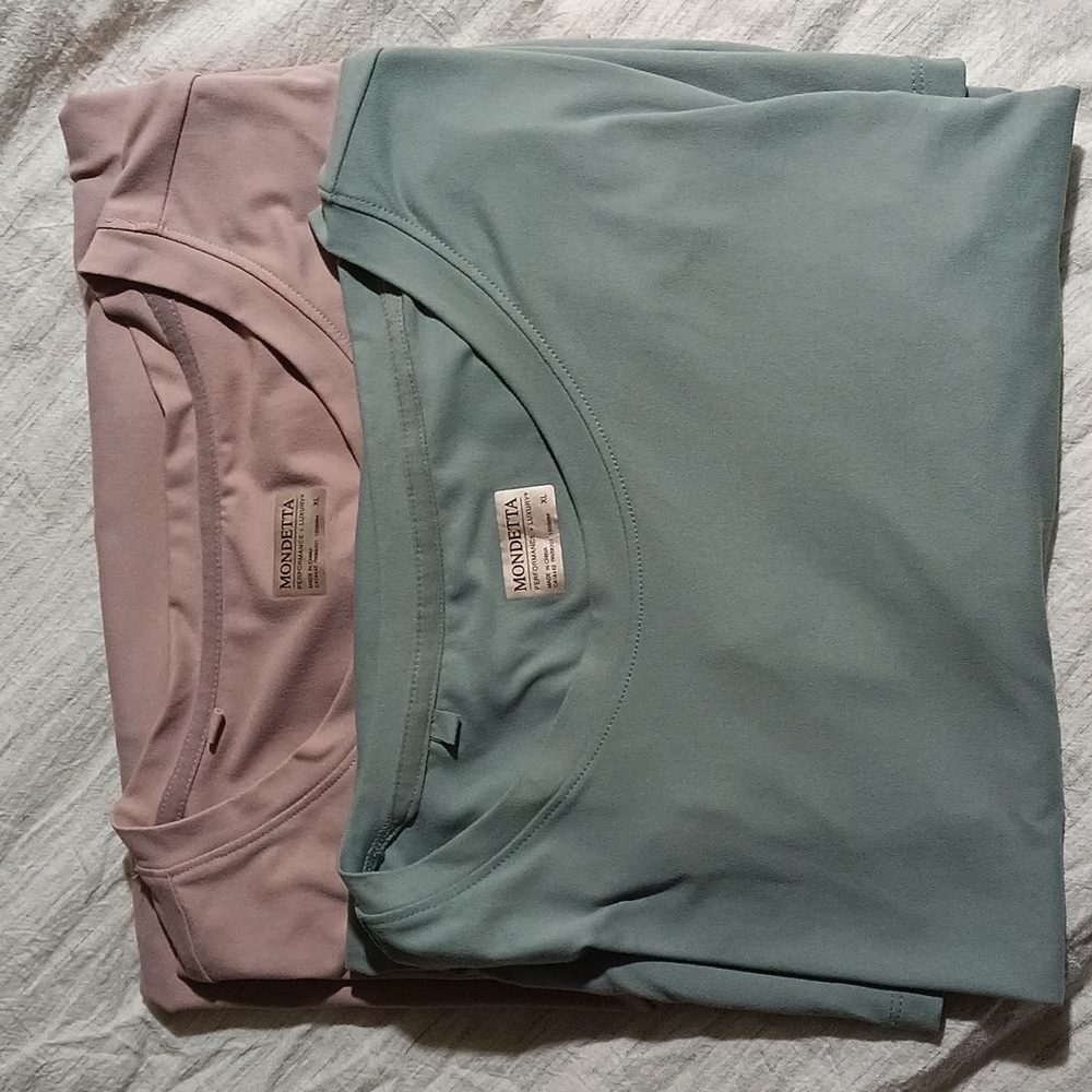 Lot of 2 womens short sleeve Mondetta performance shirts